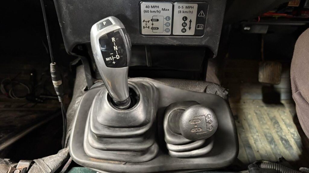 photo 5852496306855677068 y