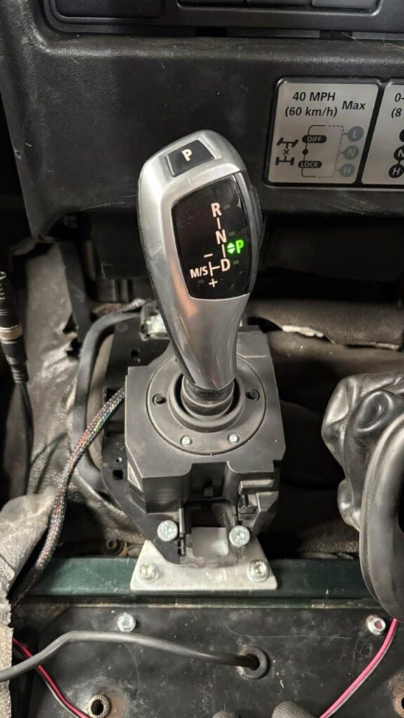 photo 5852496306855677071 y