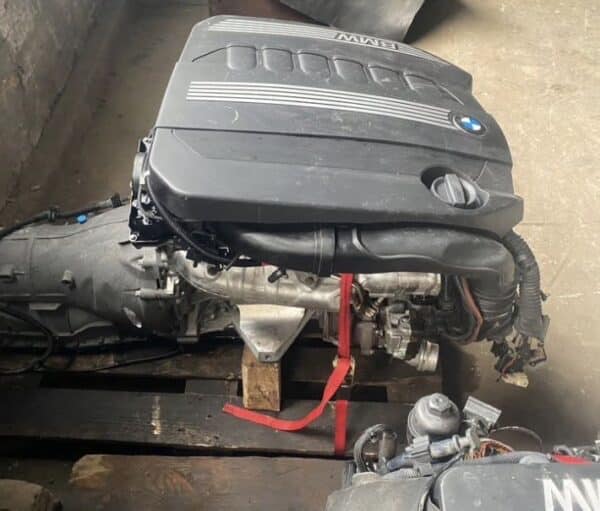 BMW F01 730d engine
